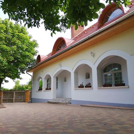 Gesztenye Vendeghaz Ságvár Exterior foto