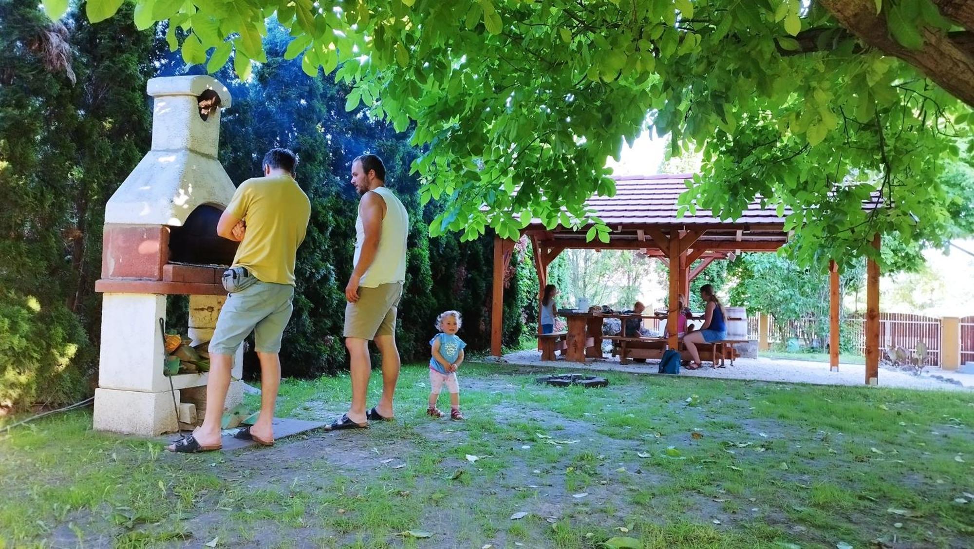 Gesztenye Vendeghaz Ságvár Exterior foto