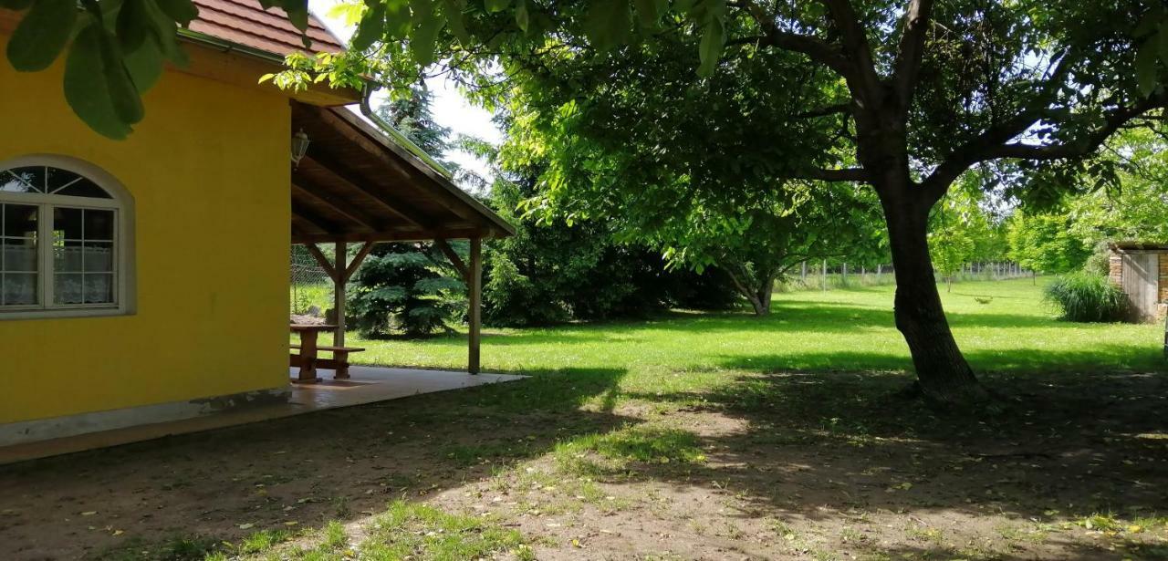 Gesztenye Vendeghaz Ságvár Exterior foto