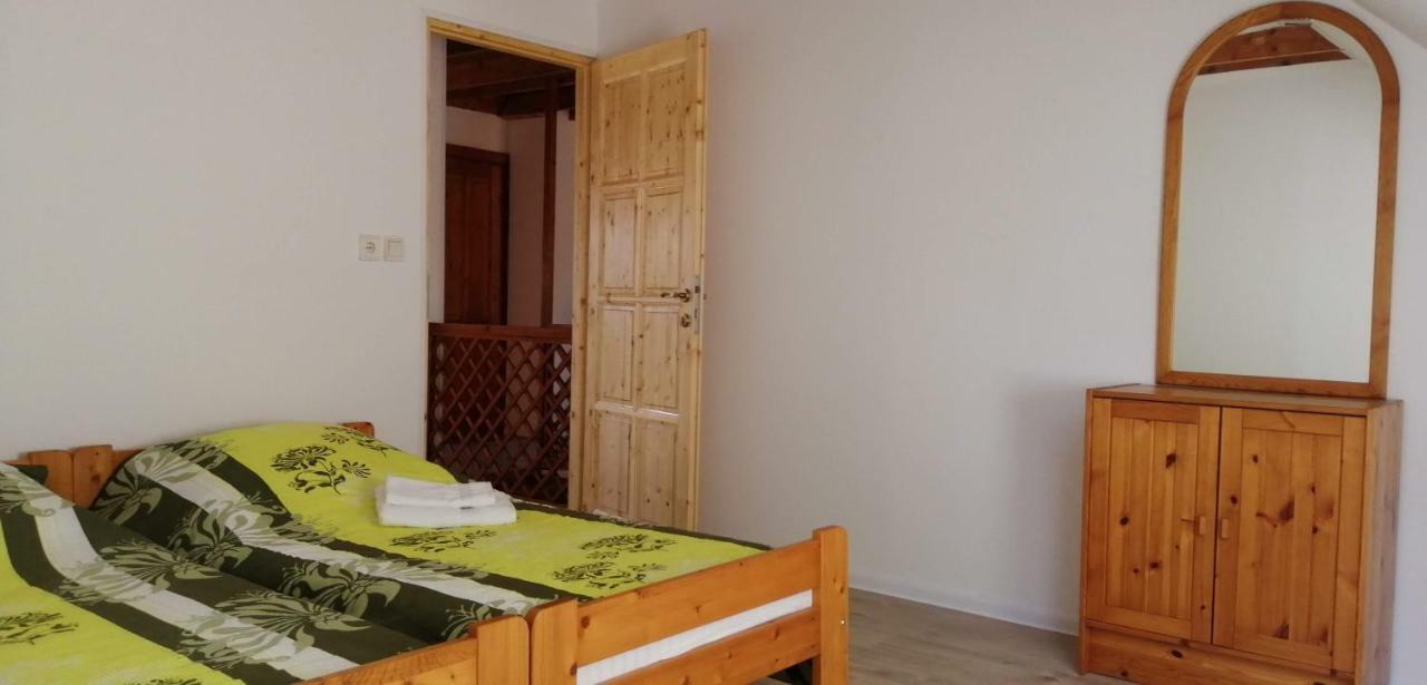 Gesztenye Vendeghaz Ságvár Exterior foto